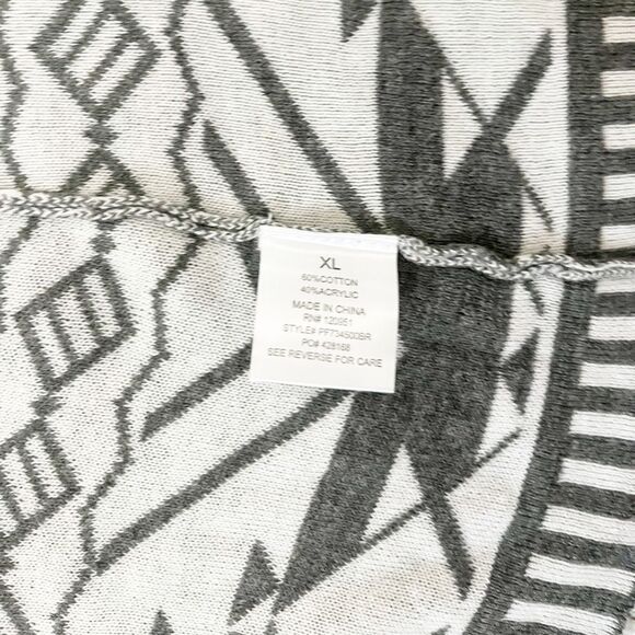 🟢Pink Rose Gray & Ivory Chevron Aztec Print Open Front Knit Cardigan Size XL - Picture 6 of 6